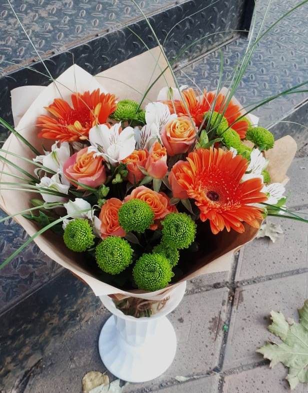 Букет цветов из: Герберы, Хризантемы, Альстромерии и Розы в Семилуках