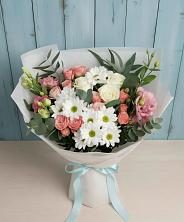 Букет цветов из:  Розы, Лизиантусы и Хризантемы в Семилуках