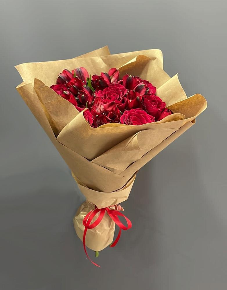 Букет цветов из: Альстромерии и Розы в Семилуках