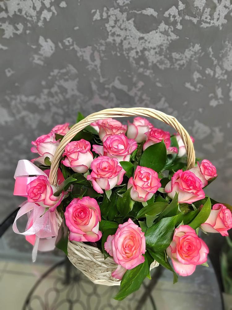 Цветочная композиция из Розы в корзине в Семилуках