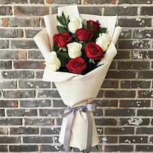 Букет цветов из:  Розы в Семилуках