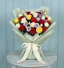 Букет цветов из:  Розы в Семилуках
