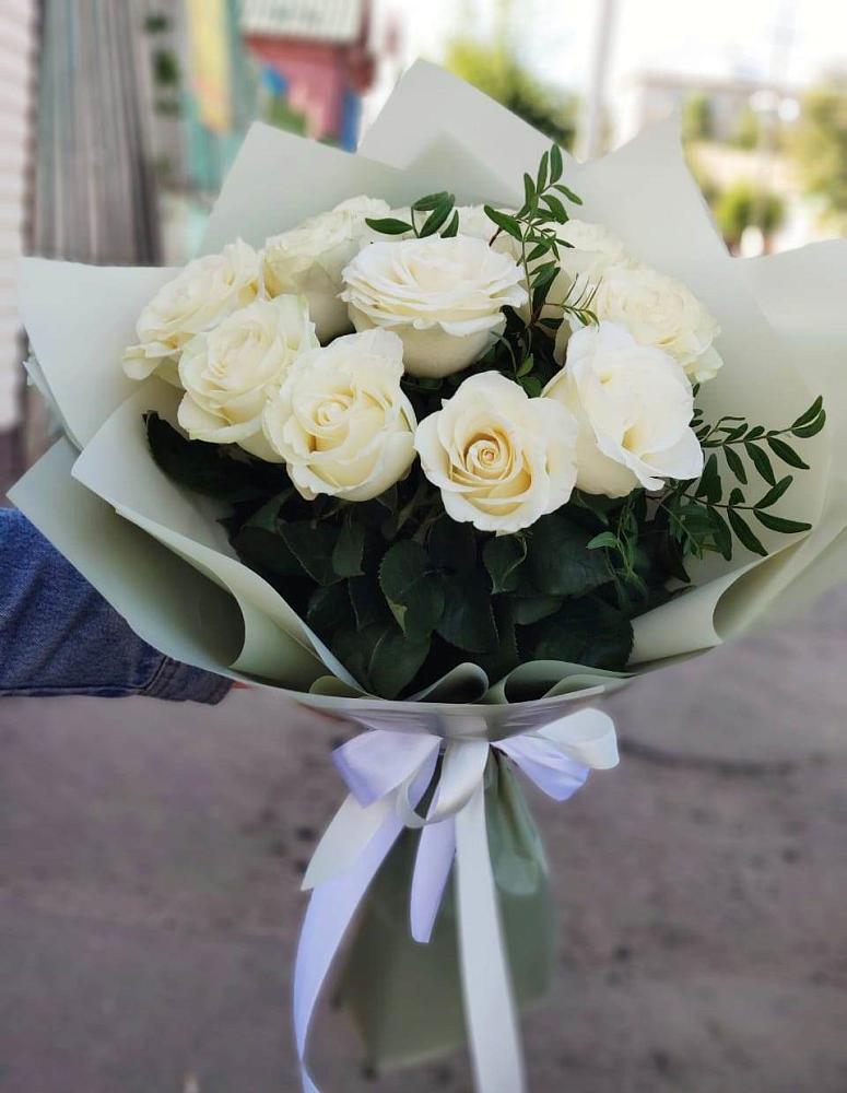 Букет Белые розы Проуд в Семилуках