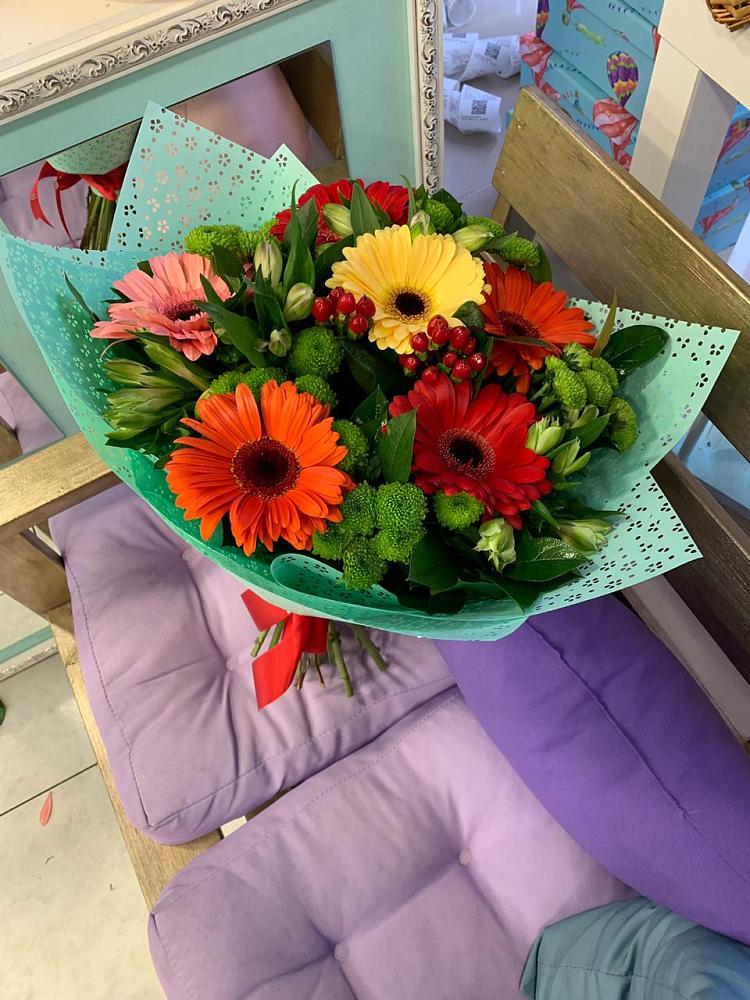 Букет цветов из: Герберы, Хризантемы и Альстромерии в Семилуках
