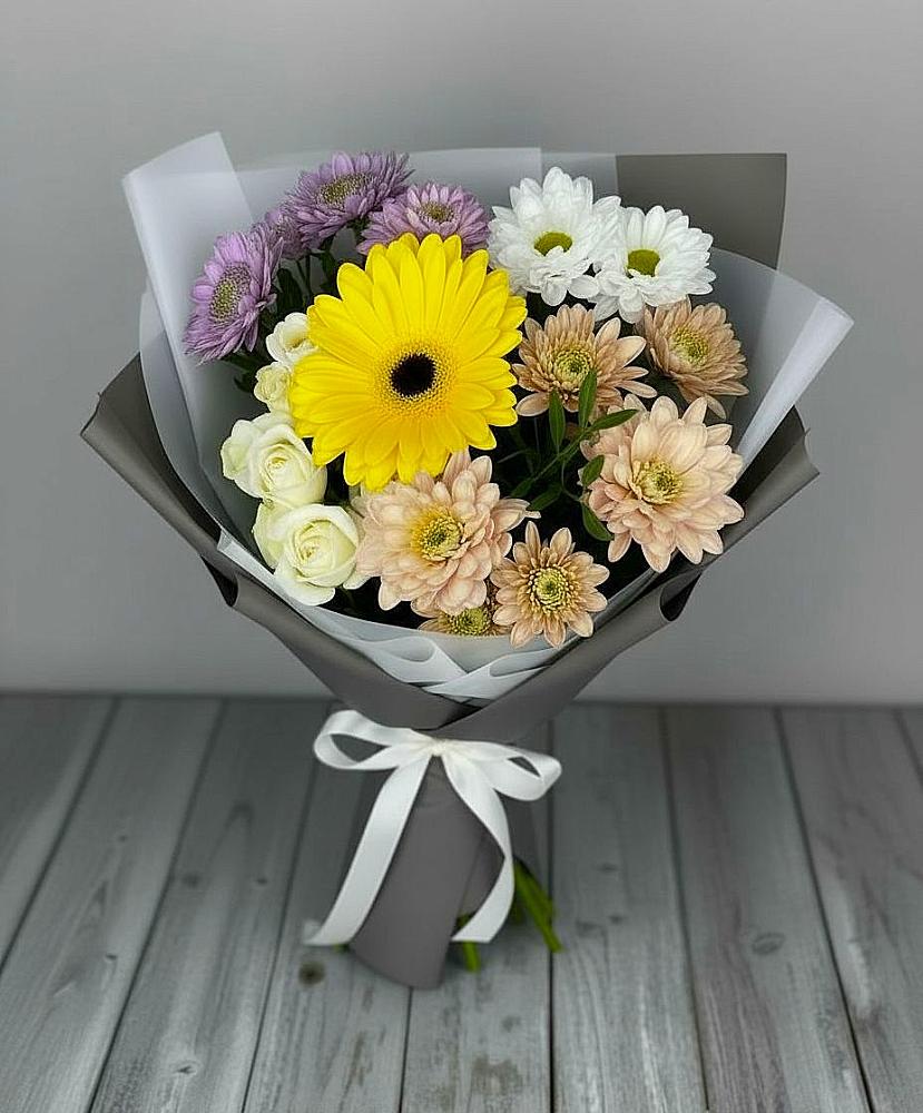 Букет цветов из: Розы, Герберы и Хризантемы в Семилуках
