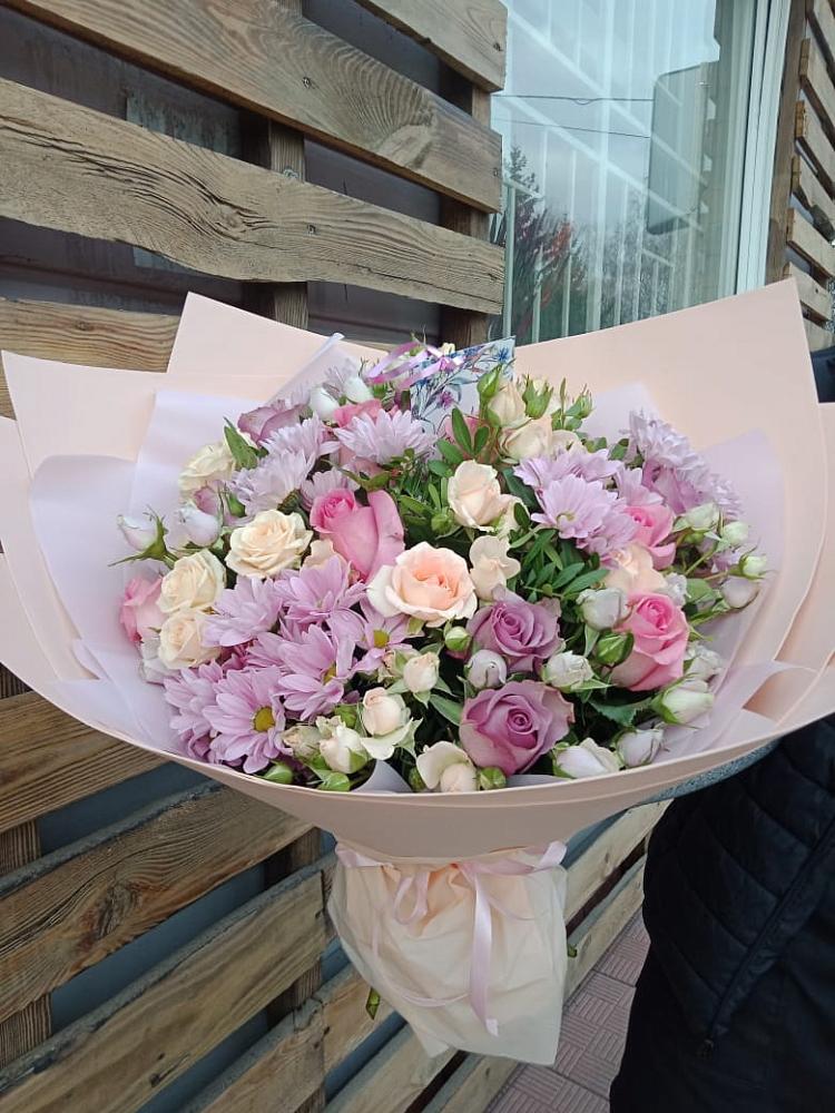 Букет цветов из: Розы и Хризантемы в Семилуках