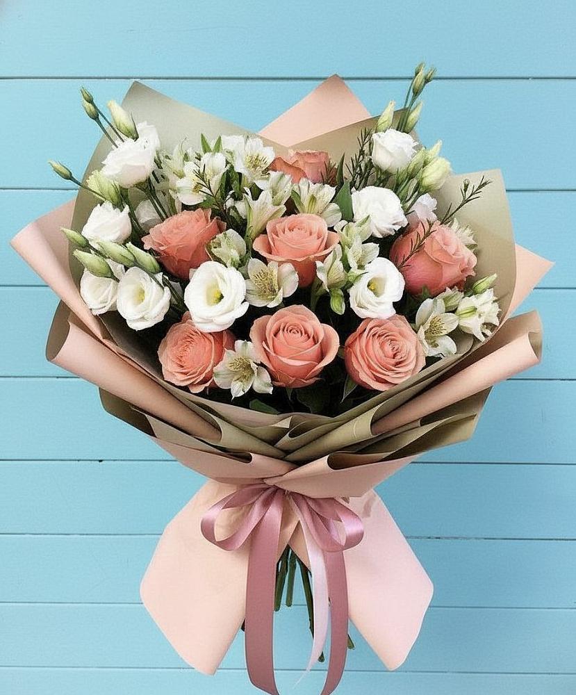 Букет цветов из: Розы, Альстромерии и Лизиантусы в Семилуках