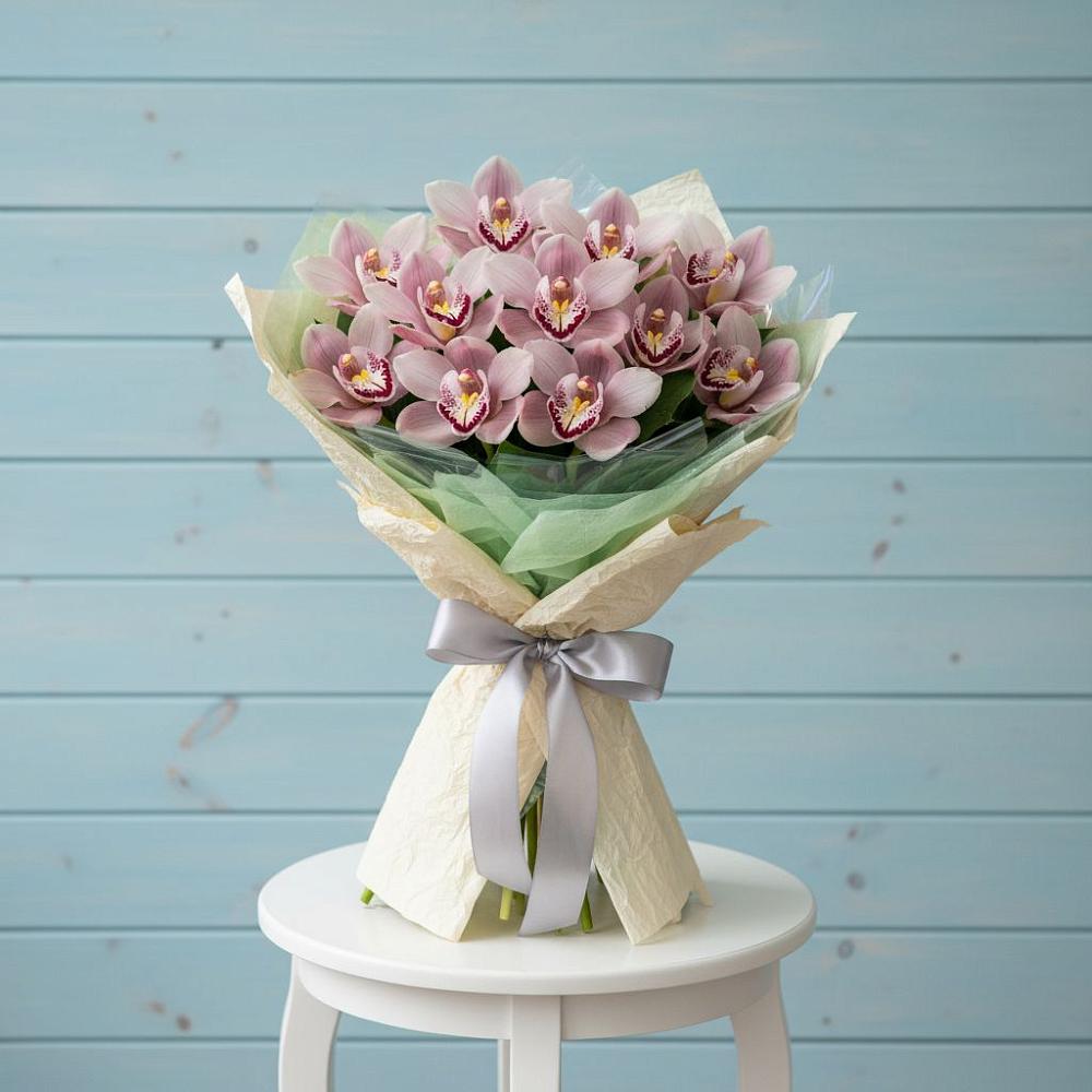 Букет цветов из: Орхидеи и Розы в Семилуках