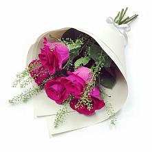 Букет цветов из:  Розы в Семилуках