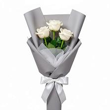 Букет 3 белые розы в Семилуках