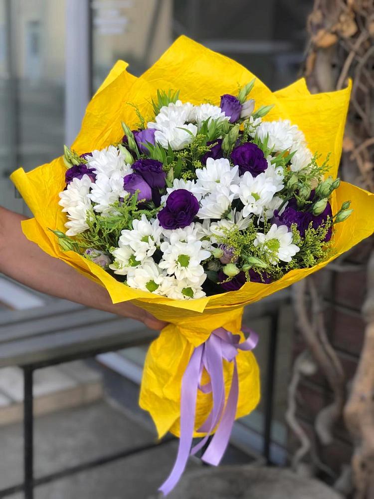 Букет цветов из: Ирисы, Хризантемы и Ромашки в Семилуках