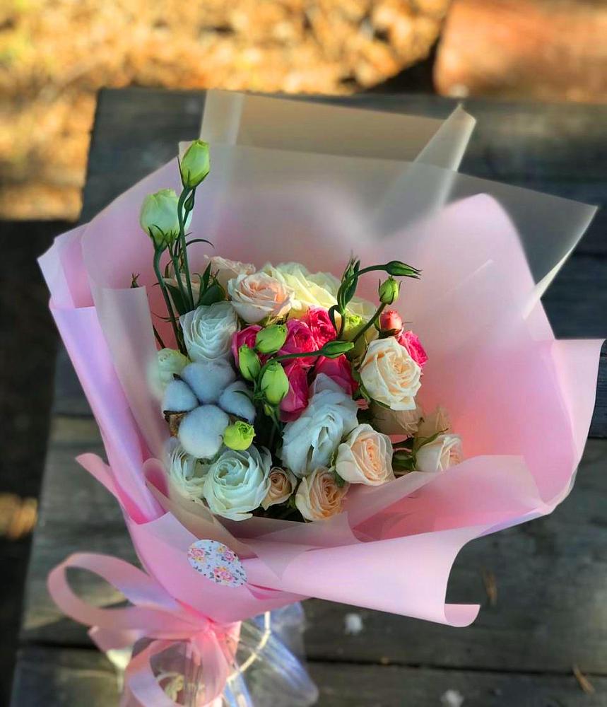 Букет цветов из: Розы и Лизиантусы в Семилуках