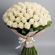 Букет 101 беля роза Белоснежка в Семилуках