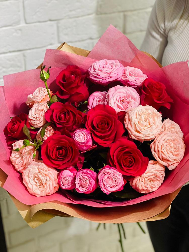 Букет цветов из: Розы в Семилуках