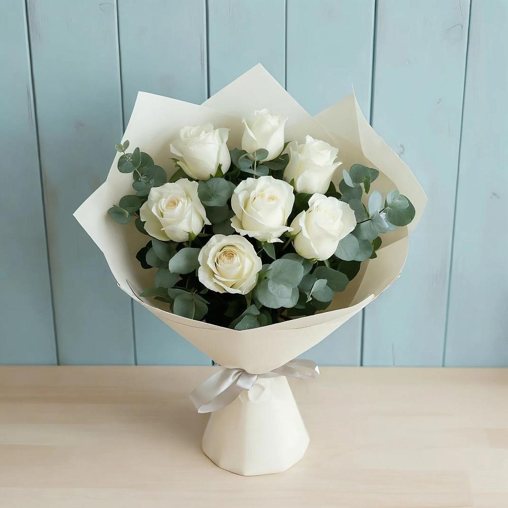Букет Белые розы в Эвкалипте в Семилуках