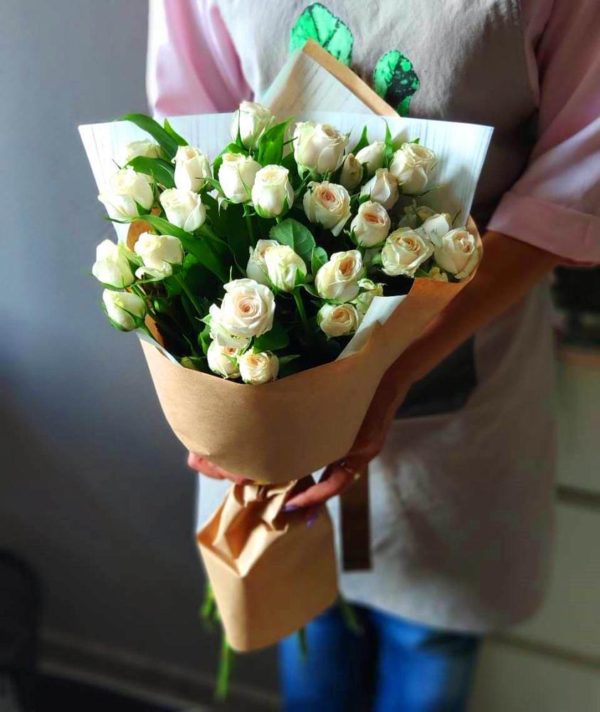 Букет цветов из: Розы в Семилуках