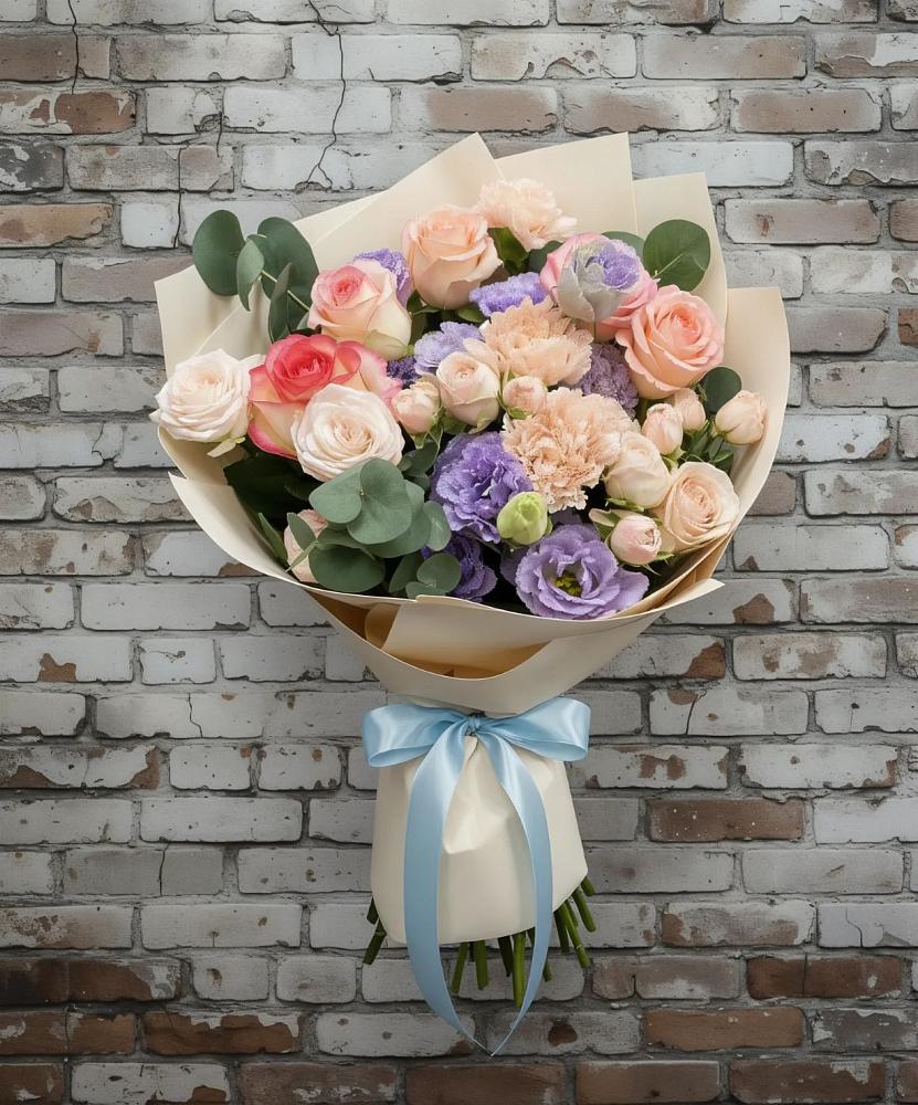 Букет цветов из: Розы, Лизиантусы и Гвоздики в Семилуках