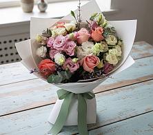 Букет цветов из:  Розы, Лизиантусы и Гвоздики в Семилуках