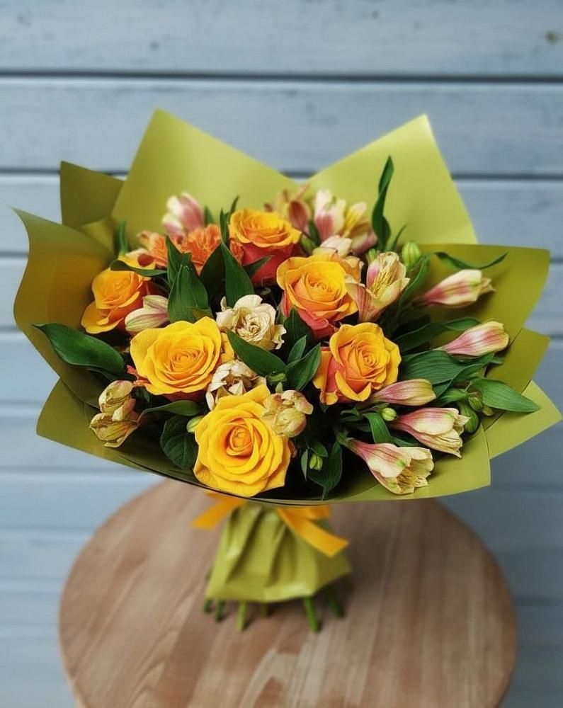 Букет цветов из: Альстромерии и Розы в Семилуках