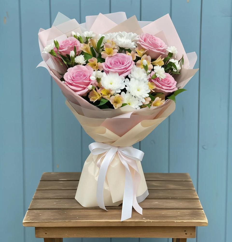 Букет цветов из: Гвоздики, Орхидеи и Розы в Семилуках