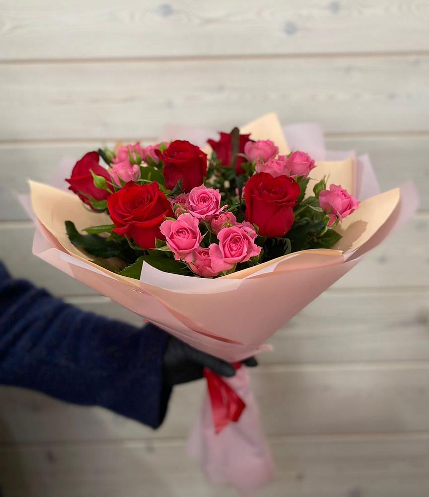 Букет цветов из: Розы в Семилуках