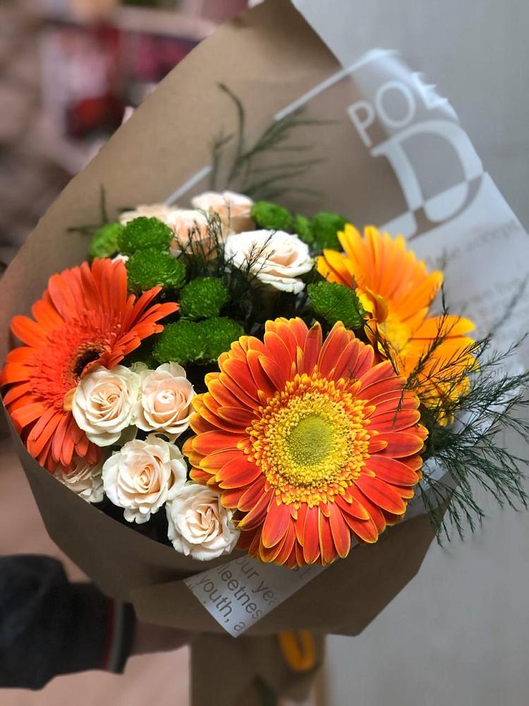 Букет цветов из: Герберы, Хризантемы и Розы в Семилуках