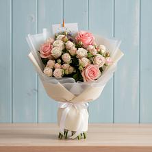 Букет цветов из:  Розы в Семилуках