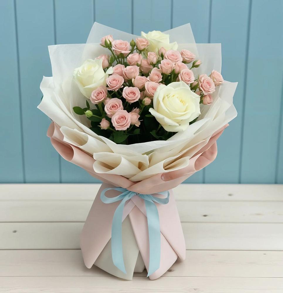 Букет цветов из: Розы в Семилуках