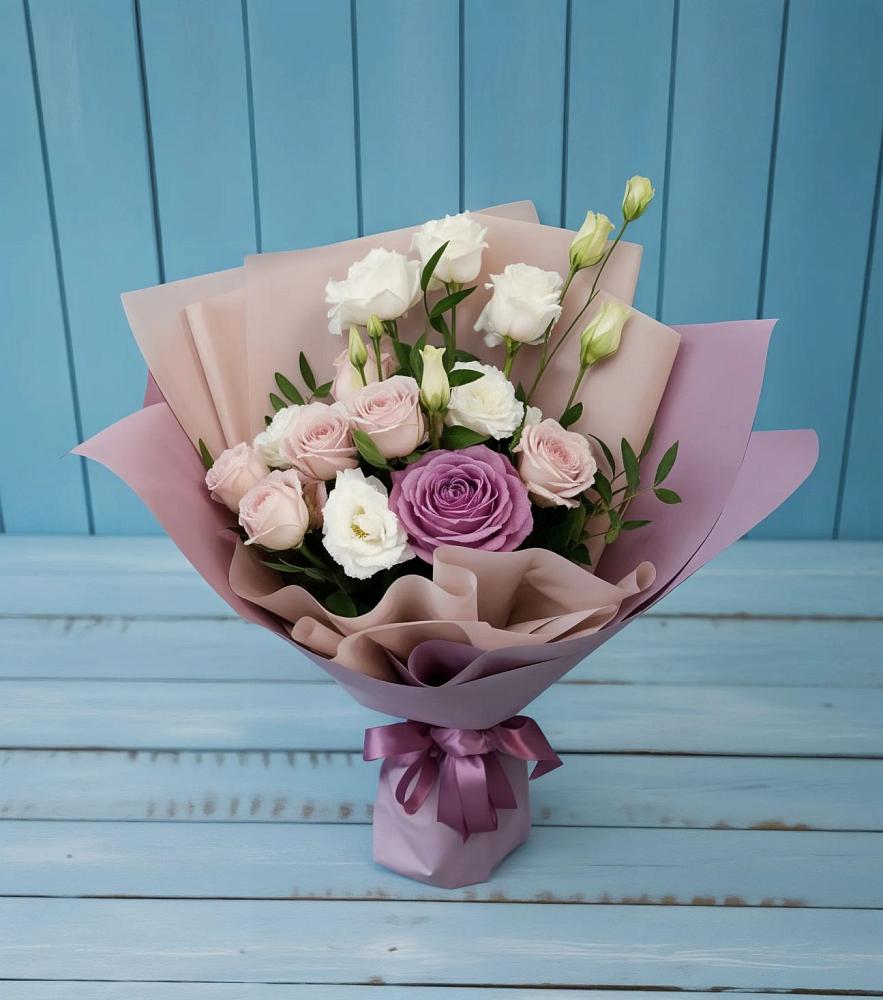 Букет цветов из: Розы и Лизиантусы в Семилуках