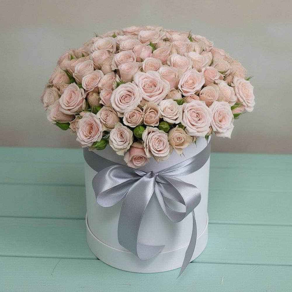 Цветочная композиция из Розы в шляпной коробке в Семилуках